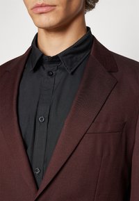 BOSS HOUSTON SET - Kostiumas - open red two