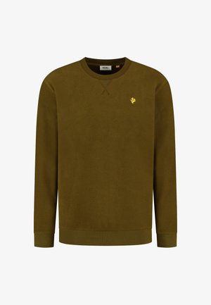 Maslinasto zeleni flis dukserica s okruglim izrezom, rebrastim manžetama i rubom, te malim žutim izvezenim koraljnim logotipom na lijevoj strani prsnog koša.