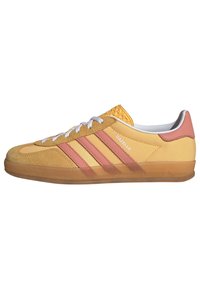 GAZELLE INDOOR - Sneakers laag - semi spark clay cloud white