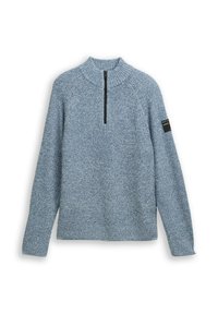 Lichtblauwe gebreide pullover met een hoge kraag, halve rits en ribgebreide mouwen. Bevat een gestructureerd patroon en een klein merkje op de mouw.