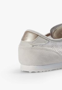 Scalpers Zapatillas - off white