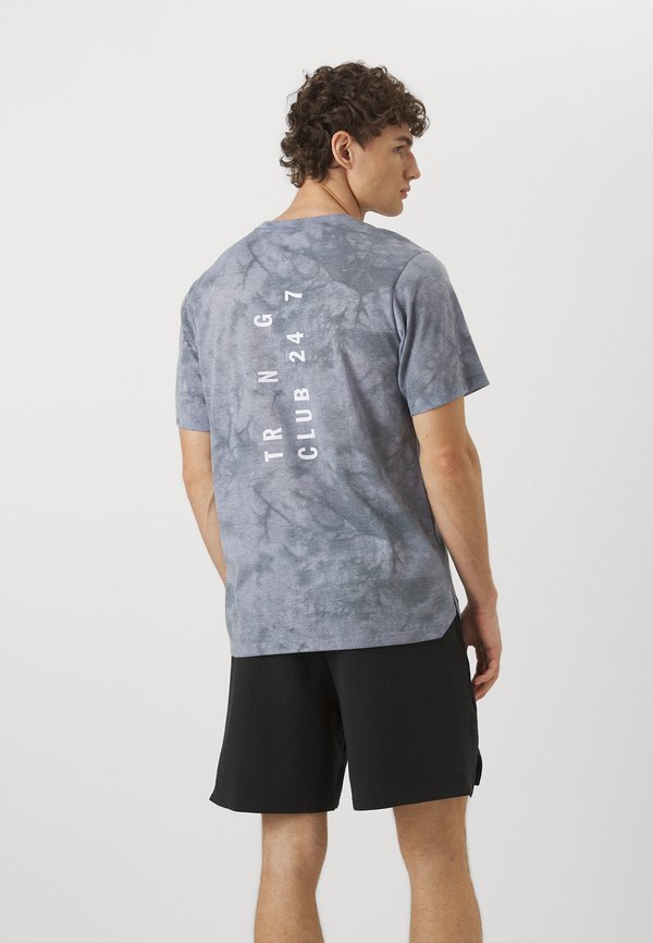 POWER AOP TEE - Print T-shirt3