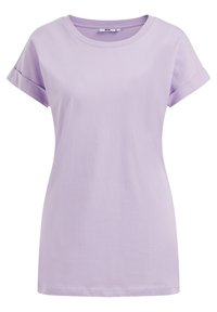 Ljuslila bomulls t-shirt med korta uppvikta ärmar, rund halsringning och en avslappnad passform. Slät textur utan synliga mönster.