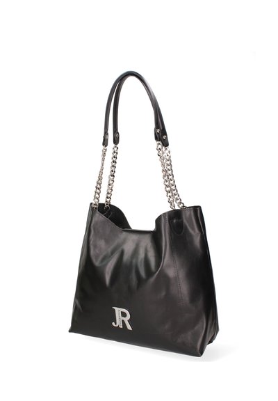 Zwarte leren tote bag met zilveren kettinghengsels. Gladde textuur, met een opvallend zilveren "JR" logo aan de voorkant.