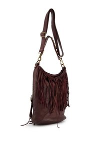 Bordeaux farbene Lederhandtasche mit langen Fransen, verstellbarem Schulterriemen und Messingbeschlägen; weiches, lässiges Design.
