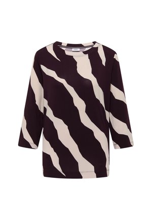Paars en beige gestreepte top met driekwart mouwen, gemaakt van zachte stof. Heeft een wijde halslijn en een abstract patroon.