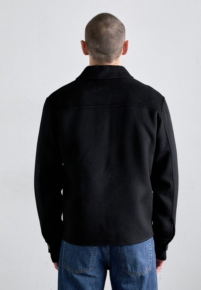 NN.07 ALBAN - Suvejakk - black