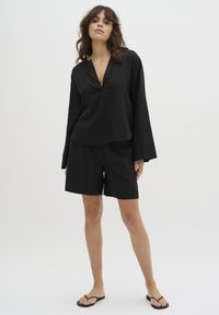 My Essential Wardrobe DIAS - Šorti - black