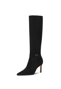 Stivale alto in suede nero con punta affilata, tacco sottile e una piccola fibbia decorativa sulla cinghia alla caviglia. Texture liscia complessiva.
