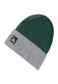 Gorro de punto verde con un puño acanalado de color gris claro. Presenta una pequeña etiqueta en blanco y negro con un logo en el puño. Textura suave y forma redondeada.