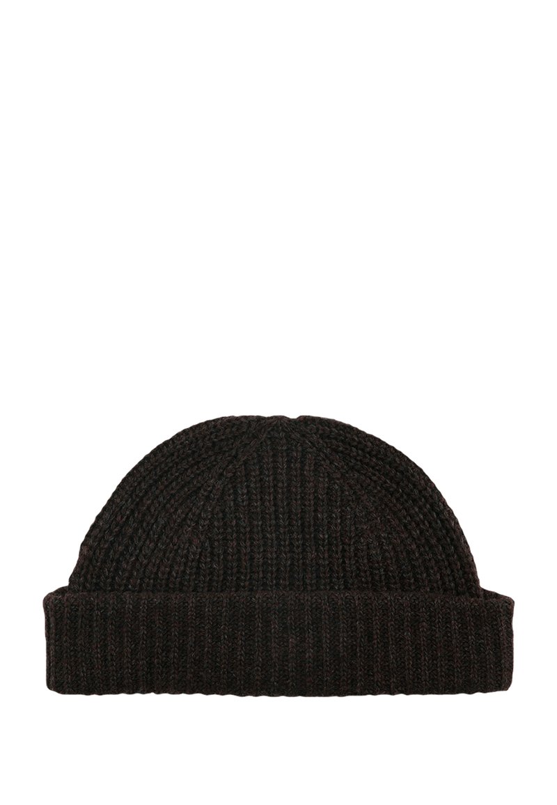 Beanie lavorato a maglia di colore marrone scuro con texture a costine. Presenta un orlo piegato e un design arrotondato, adatto per il freddo.