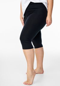 Zizzi MIT 3/4-LÄNGE - Shorts - black