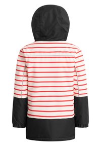 Rot-weißer gestreifter Regenjacke mit einer schwarzen Kapuze und Ärmeln. Hat eine glatte Textur und elastische Bündchen. Rückansicht gezeigt.