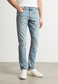 Calvin Klein Jeans - Jean slim - denim light Image miniature 1