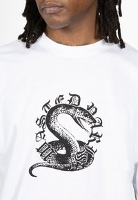 Thumbnail Image 5
