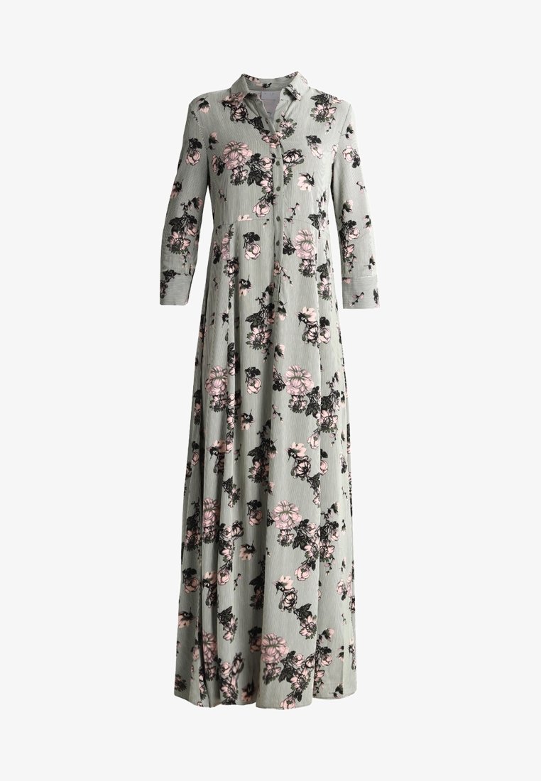 Robe maxi en tissu léger, dotée d'un col, de manches longues, d'un fond vert avec un imprimé floral rose et noir, et d'une fermeture par boutons.