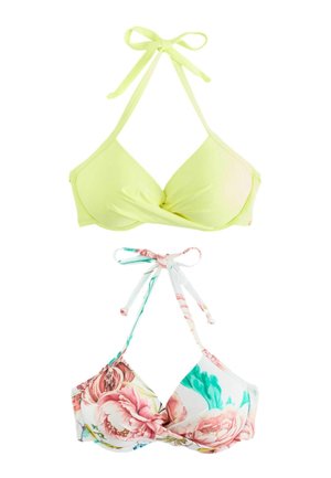 Gul bikinitopp med halterneck och tvinnad design, kombinerad med en bikinitopp i blommönster med rosa och teal blommor.