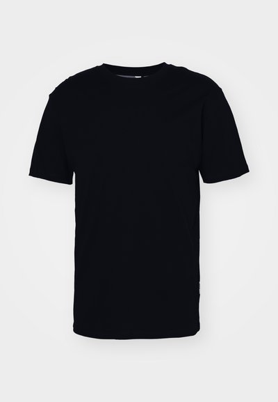 Μαύρο κοντομάνικο μπλουζάκι φτιαγμένο από βαμβάκι. Διαθέτει στρογγυλή λαιμόκοψη και κλασική εφαρμογή. Χωρίς ορατά σχέδια ή μεταλλικά αξεσουάρ.