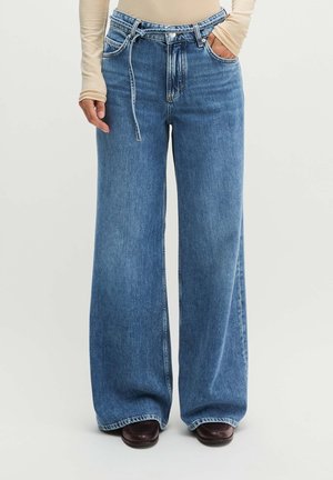 Marc O'Polo, MARC O'POLO JEANS MODEL LANIA WIDE AUS RIGID DENIM OHNE ELASTHAN - Relaxed fit jeans - medium blue