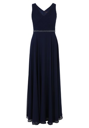 Abito da sera blu navy, senza maniche con scollatura a V, dotato di un corpetto arricciato e di una cintura decorata con gemme. Scende fino a terra con una texture liscia.
