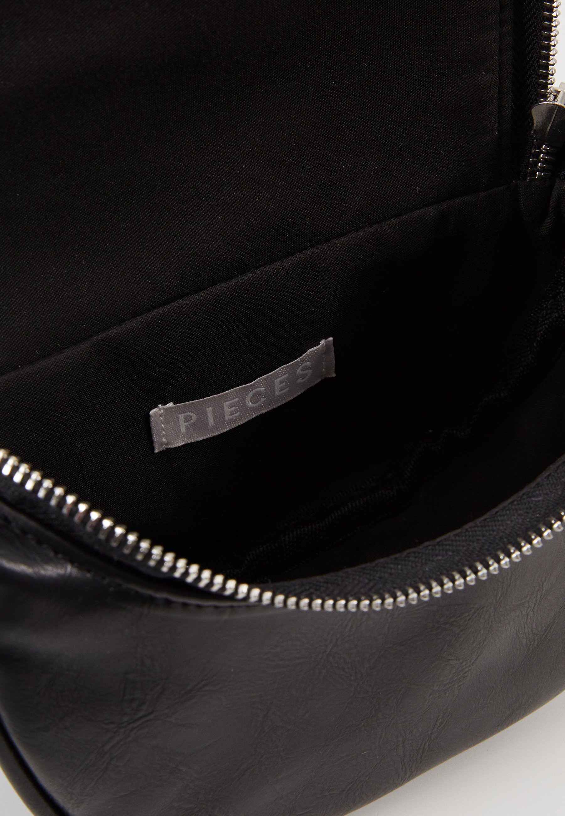Pieces PCREV CROSS BODY Håndveske blacksilver Zalando.no Pieces PCREV CROSS BODY Håndveske blacksilver Zalando.no