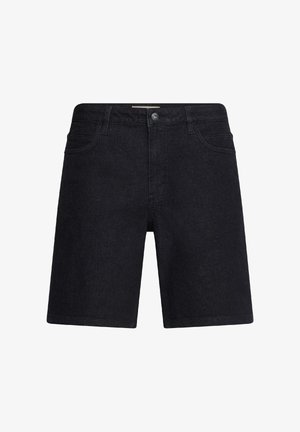 Zwarte denim shorts met knopen aan de voorkant, lussen voor een riem en voorzakken, afgebeeld tegen een witte achtergrond.