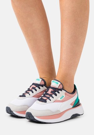 CRUISE RIDER ROAD - Matalavartiset tennarit - white nimbus/cloud rosette