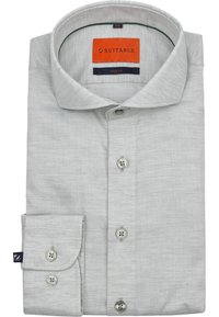 Lichtgrijze slim fit blouse van geweven stof. Heeft een puntkraag, knoopsluiting en twee-knopens manchetten met een logolabel.