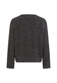 Grauer Wollpullover mit langen Ärmeln, rundem Halsausschnitt und lässiger Passform. Die Textur ist weich und leicht fusselig, ohne sichtbare Verschlüsse.