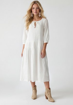 IZIA IZIA DRESS - Hverdagskjole - white