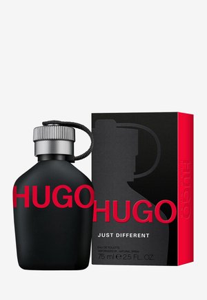 Schwarze, matte Hugo Boss Parfümflasche mit silbernem Verschluss und rotem Text, neben passender schwarzer und roter Verpackungsbox.