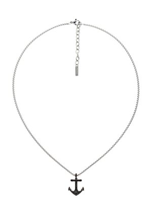 Collana con catena d'argento e ciondolo a forma di ancora nera, caratterizzata da piccole pietre scure e una chiusura regolabile con un piccolo pendente inciso.