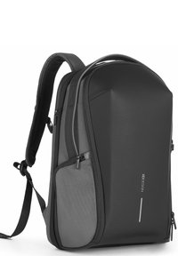 Zaino nero con una texture liscia, design ergonomico, numerosi scomparti con zip e sottili accenti grigi, adatto per l'uso quotidiano.