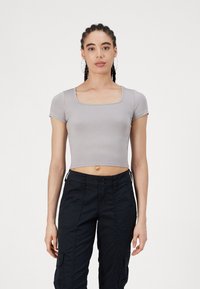 Hollister Co. SEAMLESS DOUBLE SQUARE - Základné tričko - ash