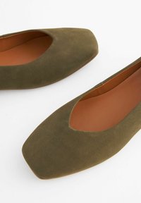 Next SIGNATURE CUT STANDARD - Ballerinaskor - khaki green
