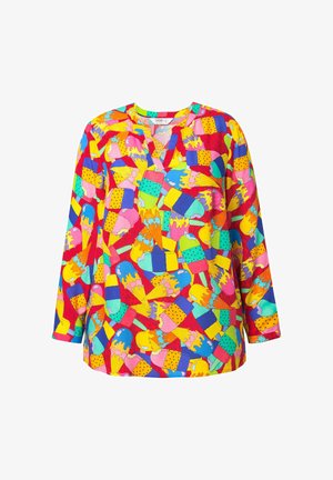 Camicia a maniche lunghe colorata con una stampa totale di coni gelato e ghiaccioli in rosa, blu, giallo e verde su uno sfondo rosso.