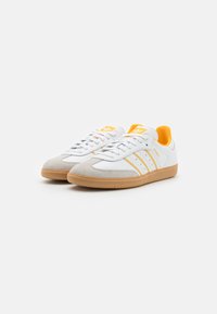 adidas Originals SAMBA OG - Sporta apavi - footwear white/crystal white/crew yellow