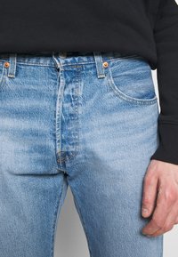 Levi's® 501® 93 CROP - Calças de ganga de perna direita - thunder night rider