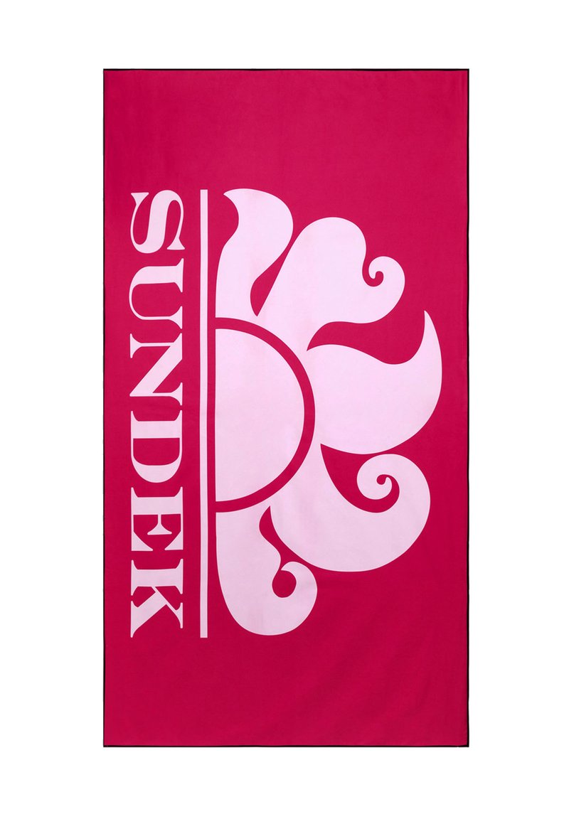 Asciugamano rosa con un grande motivo floreale bianco e la parola "SUNDEK" in carattere grassetto, con una consistenza liscia e morbida.