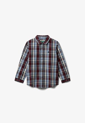 Camisa de botón de manga larga con un patrón de cuadro en azul, rojo y beige, y un pequeño logotipo bordado en el pecho.