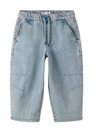 Short en denim bleu clair avec taille élastique, cordon, poches avant et détails de couture aux genoux.