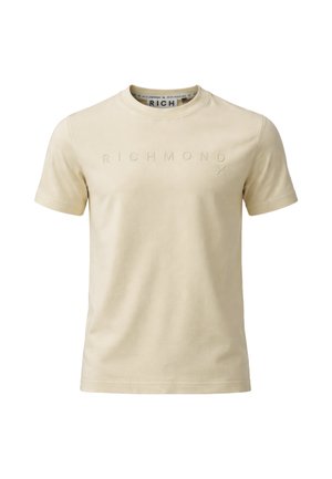 T-shirt beige a maniche corte con scollo rotondo e testo "RICHMOND" in rilievo al centro del petto.