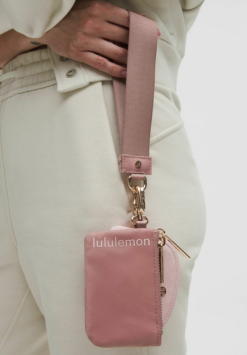 lululemon - Dual Pouch Wristlet - Travel accessory - spiced chai/pink haze, Enlarge