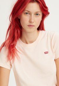 Levi's® THE PERFECT TEE - Jednoduché tričko - pearl blush