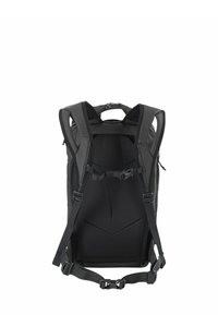 Zaino nero con spallacci imbottiti e pannello posteriore imbottito. Caratterizzato da una cinghia toracica regolabile e superficie testurizzata. Tasche laterali con cerniera visibili.