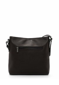 Borsa a spalla in pelle nera con finitura testurizzata, dotata di una tasca frontale con zip e di una singola tracolla regolabile. Forma compatta e strutturata.