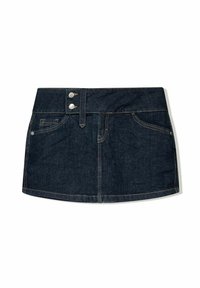 Mini falda de mezclilla azul oscuro con una cinturilla ancha, dos botones plateados, bolsillos frontales y costuras a contraste. Textura suave, forma entallada.