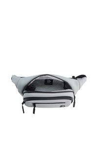 Bolso de bandolera impermeable gris con un cierre superior, dos bolsillos frontales y un forro interior texturizado con un patrón abstracto.