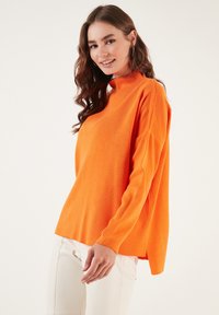 LELA LONG BACK COLLAR - Vesta - orange