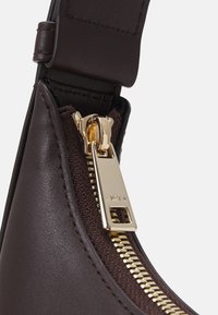 Furla DELIZIA MINI SHOULDER BAG - Ručna torba - cioccolato